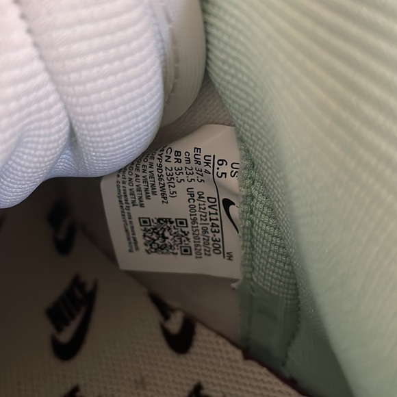 Nike Women’s Dunk Hi 1985 - Picture 8 of 10